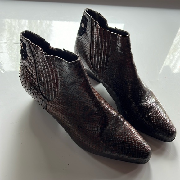Vintage Faire Lady! Browny-auburn snakeskin ankle boots. Made in italy. - Picture 1 of 7